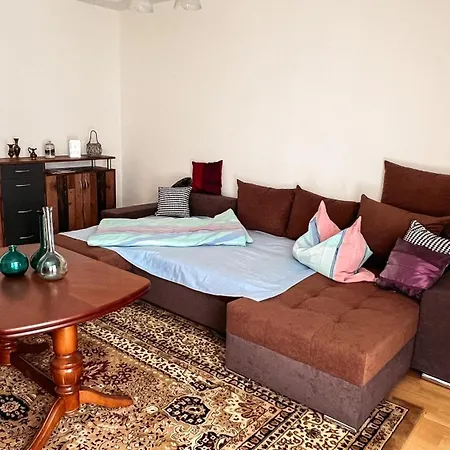 B&g Monteurwohnung * נויצלה
